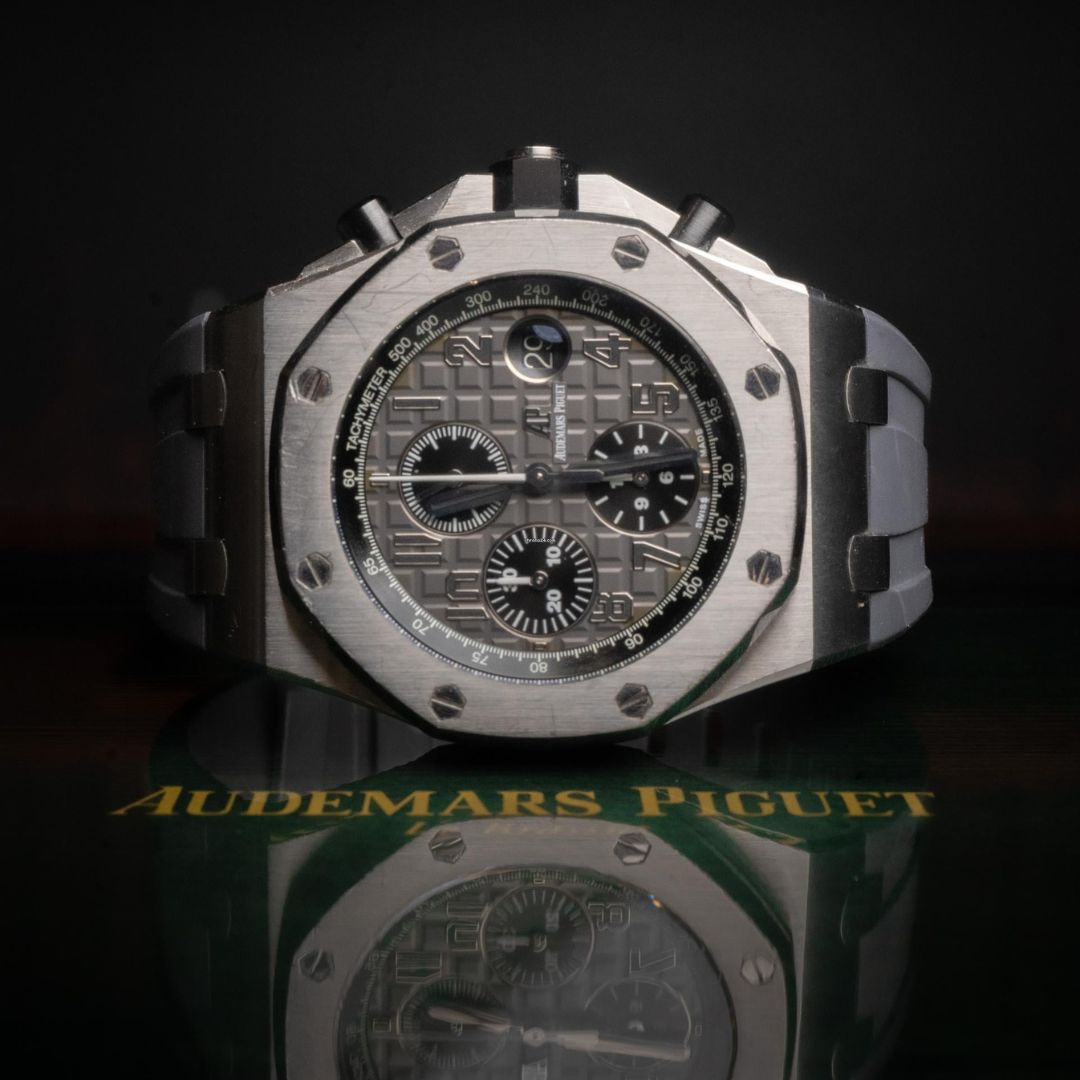 mnfnnmm8qffi-riwev7kxvf9y3pozf6ny6zfj-Zoom Audemars Piguet Royal Oak Offshore Chronograph “Elephant” | Watch & Inner box only - Image 1